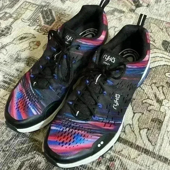 Excellent like-new condition. Size 11 - Picture 2 of 8